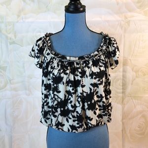 Max Studio blouson w ruffled neckline